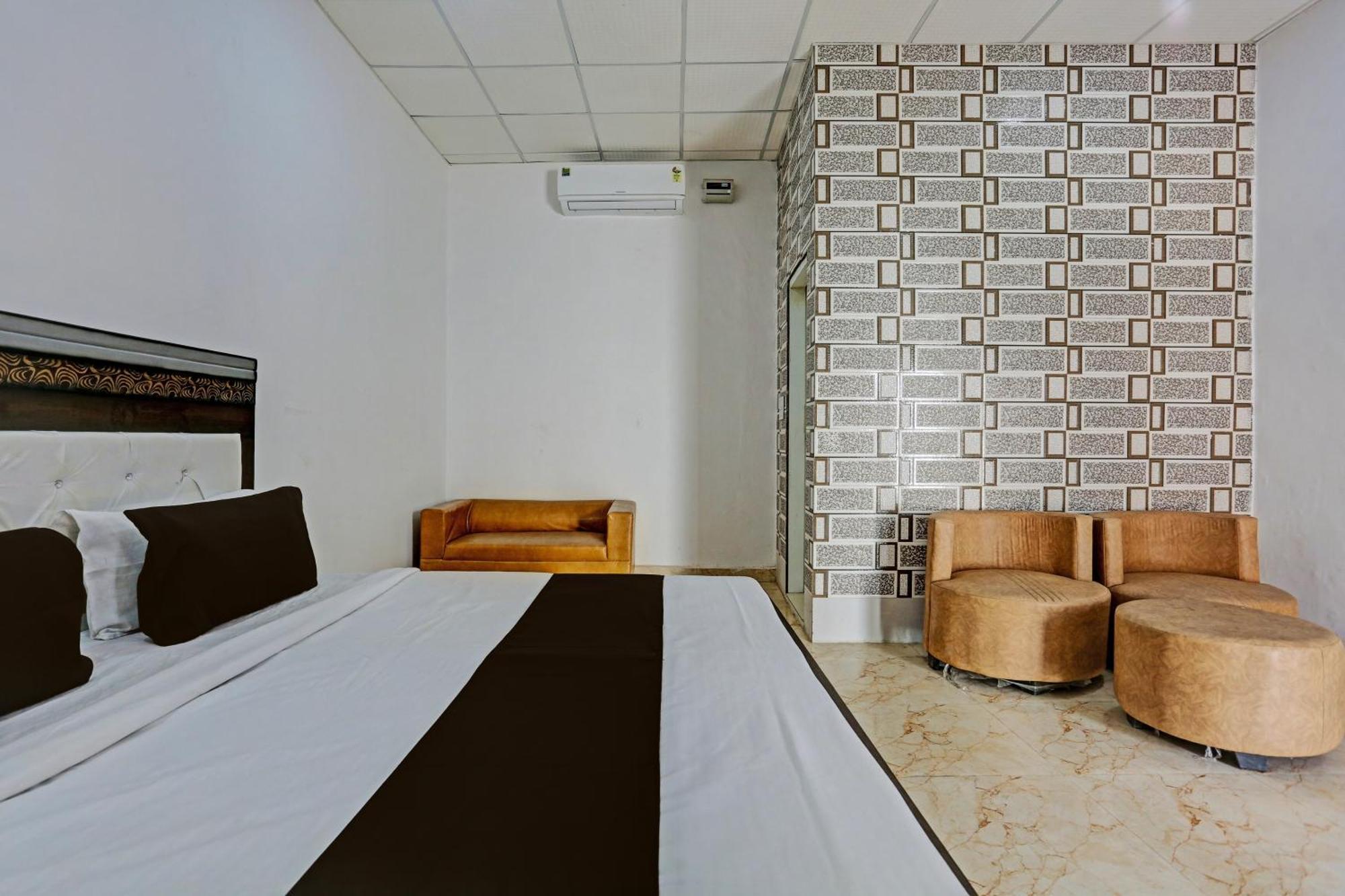 Hotel O Murliwala Wedding Palace And Resort Samalkha Esterno foto
