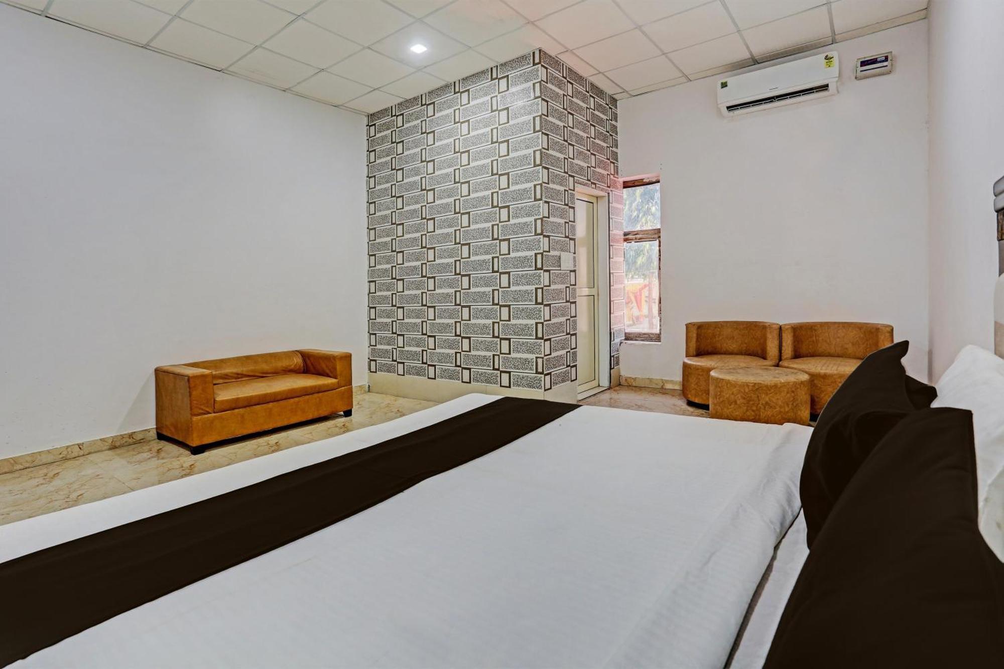 Hotel O Murliwala Wedding Palace And Resort Samalkha Esterno foto
